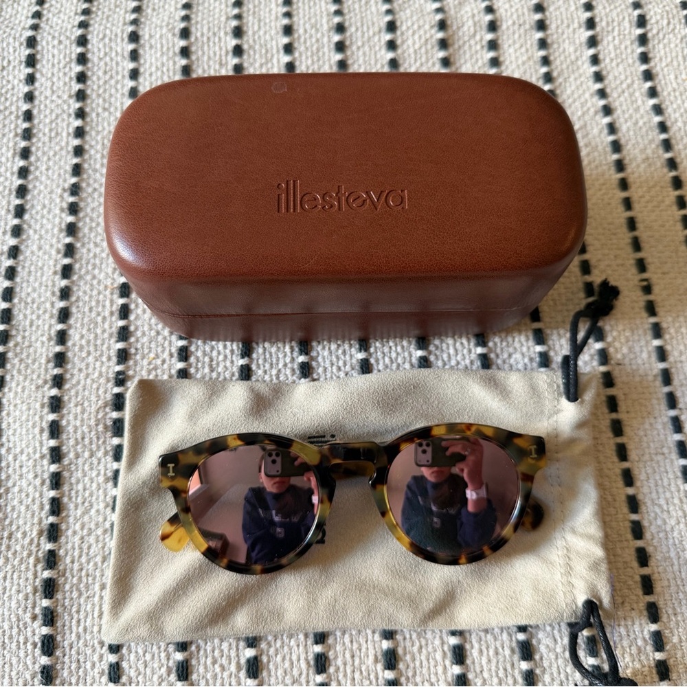 Illesteva Leonard Sunglasses Tortoise With Pink Mirror